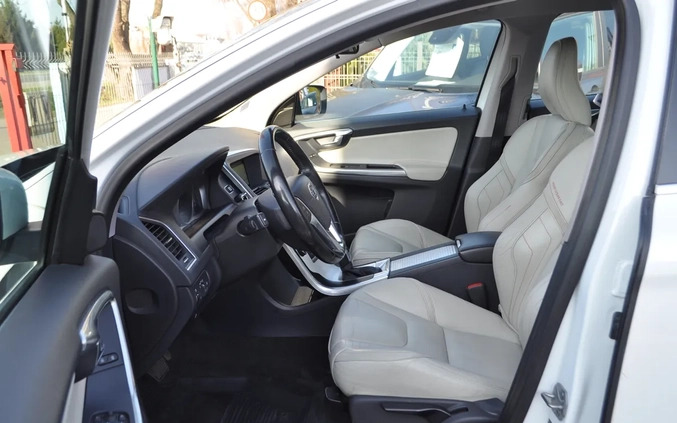 Volvo XC 60 cena 81888 przebieg: 190000, rok produkcji 2015 z Poddębice małe 79